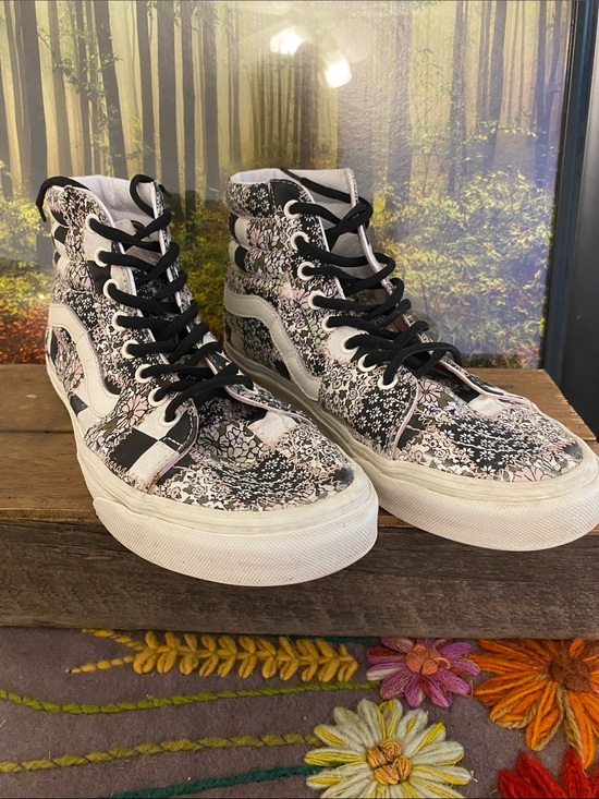 Vans Shoes - Vans High-Top Floral Sneakers in Black & Pink, has white laces, liked the black
